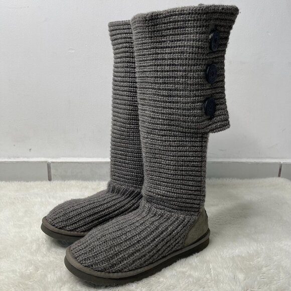 UGG #5819 Women's Grey Classic Cardy Button Knit Boot Shoes Size 9 - Picture 1 of 14